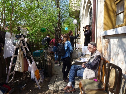 INCOTROCENI // COTROCENI BAZAAR  INCOTROCENI // COTROCENI BAZAAR