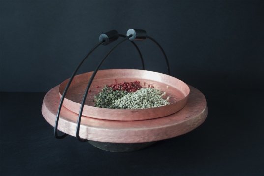 MAGDA TRACIU // SETUL NOSTRU - SERVICIU DE MASĂ - VESELĂ DE SERVIRE ȘI ACCESORII MAGDA TRACIU // SETUL NOSTRU - SERVICIU DE MASĂ - VESELĂ DE SERVIRE ȘI ACCESORII