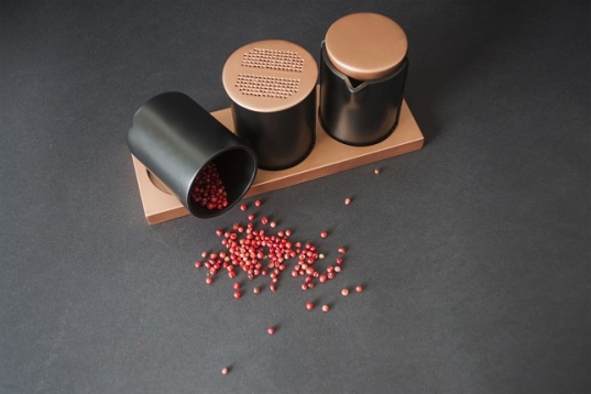 MAGDA TRACIU // SETUL NOSTRU - SERVICIU DE MASĂ - VESELĂ DE SERVIRE ȘI ACCESORII MAGDA TRACIU // SETUL NOSTRU - SERVICIU DE MASĂ - VESELĂ DE SERVIRE ȘI ACCESORII