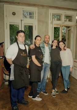 La pas prin cartier: Desfătarea simțurilor - Voilà, Le Bistrot La pas prin cartier: Desfătarea simțurilor - Voilà, Le Bistrot