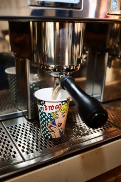 La pas prin cartier: 5 to go și în Cartierul Creativ La pas prin cartier: 5 to go și în Cartierul Creativ