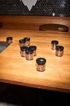 La pas prin cartier: La Bandit Specialty Coffee cafeaua de origine își atinge potențialul maxim La pas prin cartier: La Bandit Specialty Coffee cafeaua de origine își atinge potențialul maxim