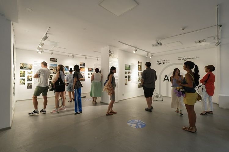 Expoziție colectivă | 021 pieces