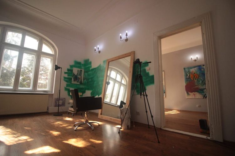 Contemporan Hair Space